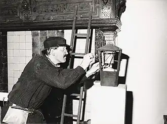 De Boer, verkleed als lantaarnopsteker (1989)