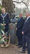 inauguratie borstbeeld Johannis de Rijke op Zorgvlied - 2023