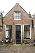 Huis met puntgevel