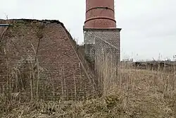 Zuidoost hoek met voet van schoorsteen (2011)