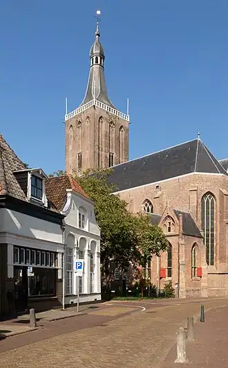 Hasselt, kerk in straatzicht, 2011