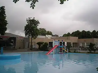 Den Hommel met binnen en buitenbad