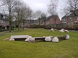 Zwerfkeien met zitbanken (Apeldoorn)