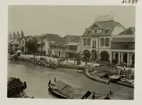 Willemskade te Soerabaja met het kantoor van de Algemeene