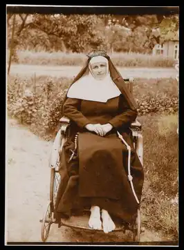 Zuster Rumolda bij haar eeuwige geloften