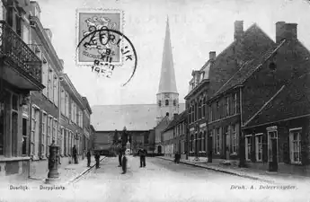 Oud zicht Kerkplein Deerlijk (links: balkon "De Kroon")